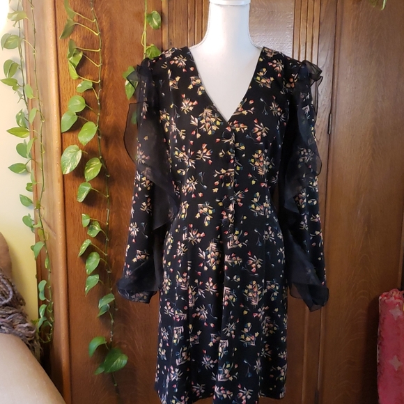 Elegant, fun, unique dress - Picture 1 of 7